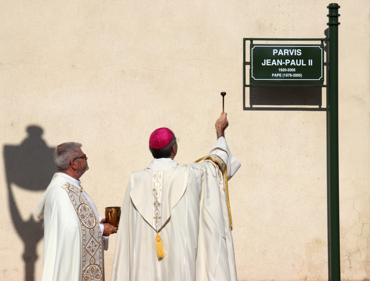 Inauguration du Parvis Jean Paul II - Commentry -