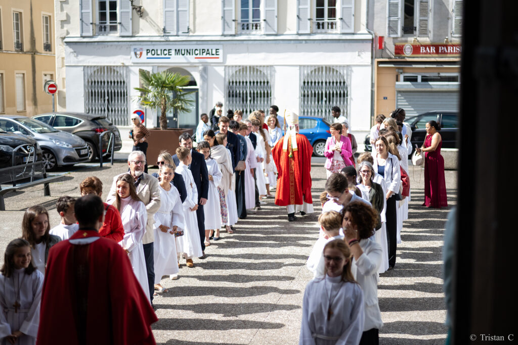 06-06-26 Confirmations église Saint-Saturnin de Cusset ©Tristan Chaucheprat (106) petite