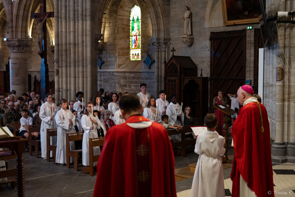 06-06-26 Confirmations église Saint-Saturnin de Cusset ©Tristan Chaucheprat (126) petite
