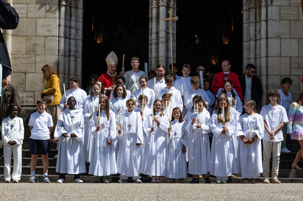 06-06-26 Confirmations église Saint-Saturnin de Cusset ©Tristan Chaucheprat (198) petite
