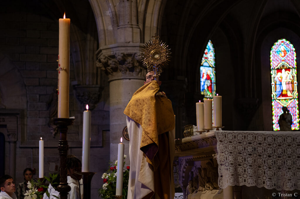 07-06-26 Fête du Saint-Sacrement ©T. Chaucheprat (1)