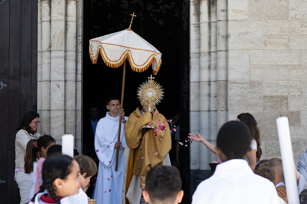 07-06-26 Fête du Saint-Sacrement ©T. Chaucheprat (29)