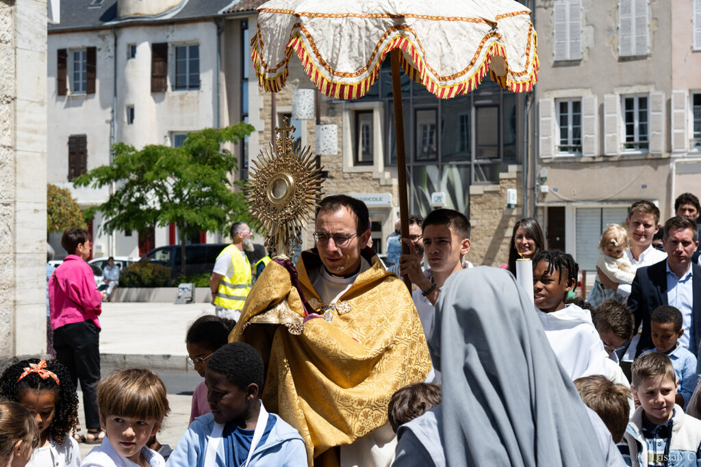07-06-26 Fête du Saint-Sacrement ©T. Chaucheprat (31)