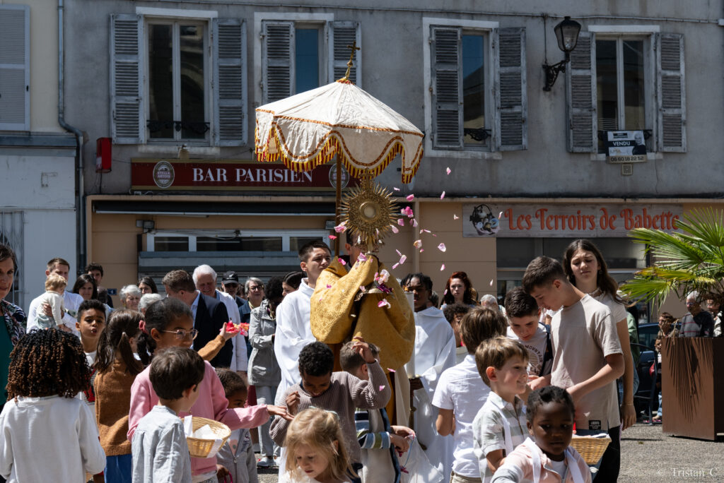 07-06-26 Fête du Saint-Sacrement ©T. Chaucheprat (34)