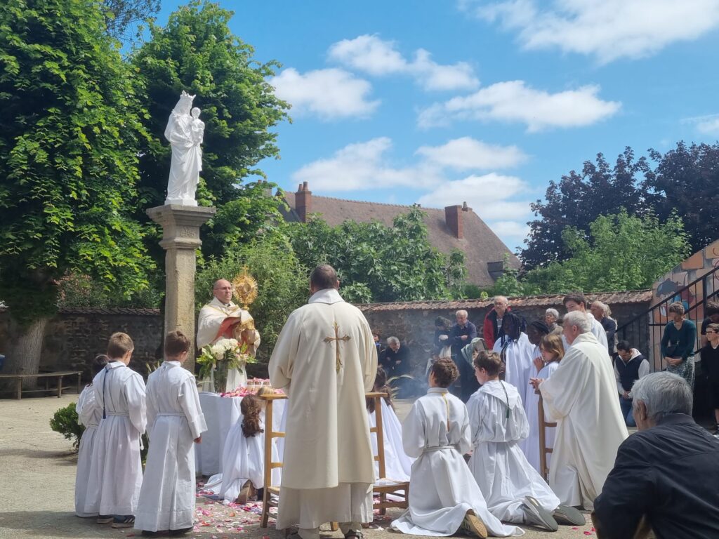 07-06 Fête du Saint-Sacrement ©Claudette Signoret (4)